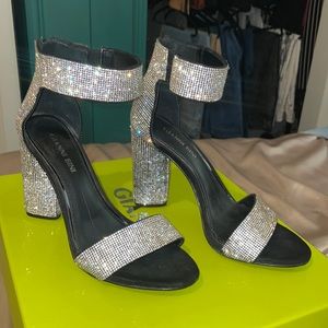 Black rhinestone 4 inch heels Size 6 Gianni Bini